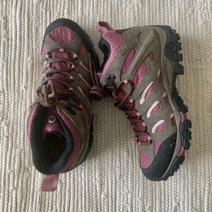 Women’s Size 9 Merrell Hiking Boots